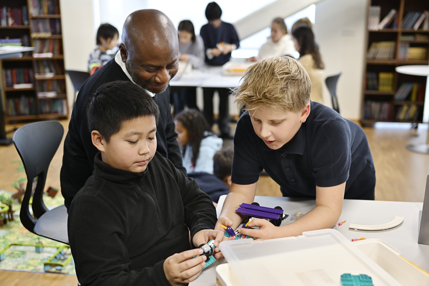 FLL_Lifestyle_Students and teacher_3000x2000.png