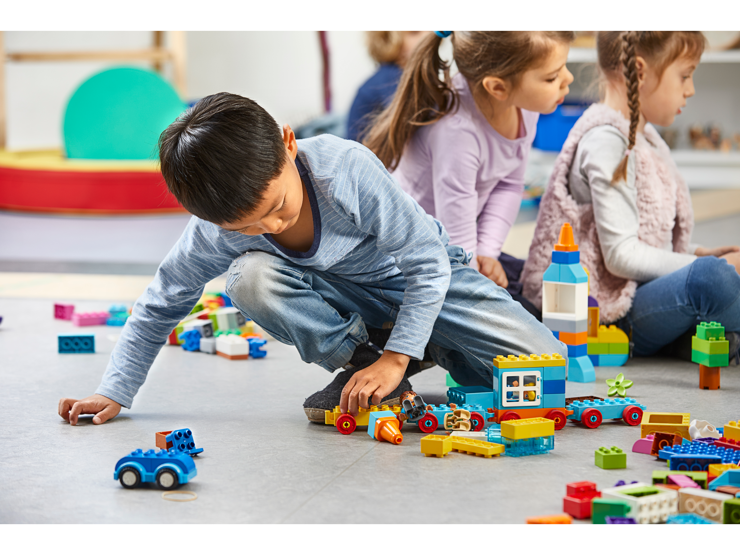 LE_EL_Lifestyle_1HY20_45028_Copy_My_XL_World_13