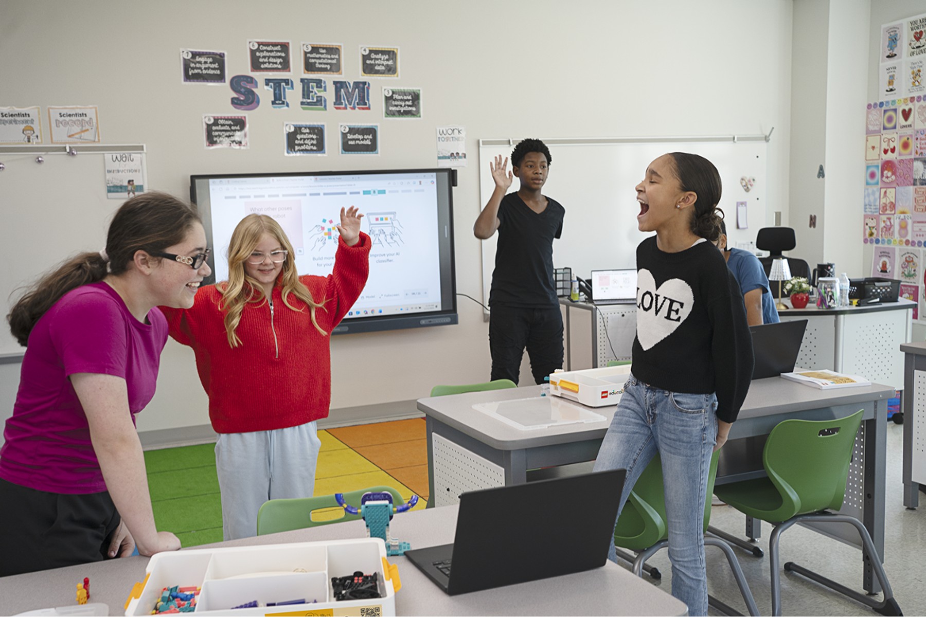 CSAI_US_Lifestyle_AI learning in US classroom.png